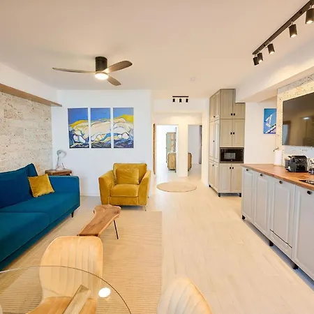 Aquarama View 2br Free Parking *