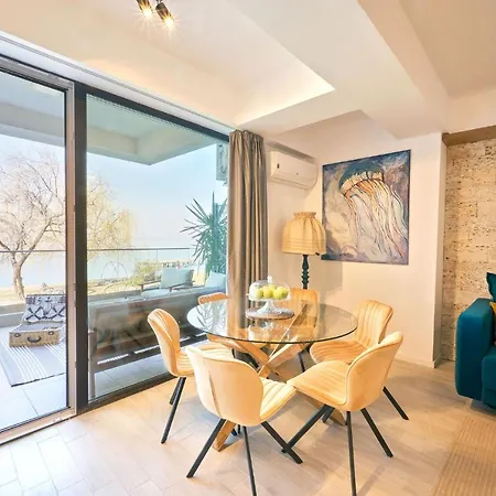 Aquarama View 2br Free Parking *