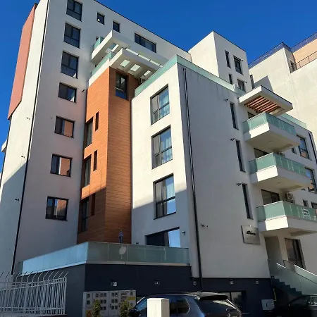 Aquarama View 2br Free Parking