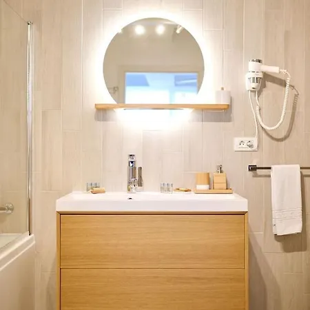 Aquarama View 2br Free Parking *