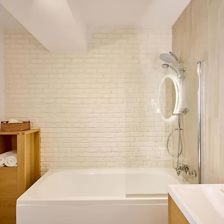 Apartment Aquarama View 2br Free Parking Mamaia