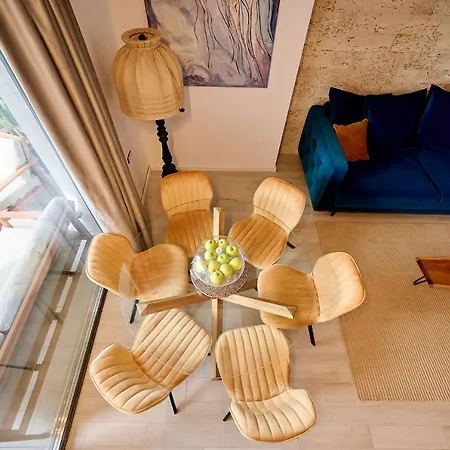 Aquarama View 2br Free Parking * 마마이아