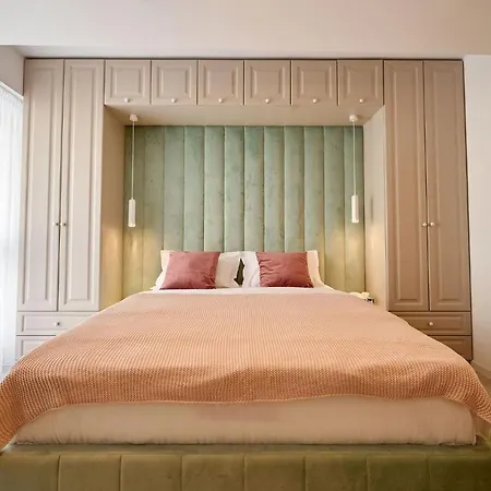 Aquarama View 2br Free Parking