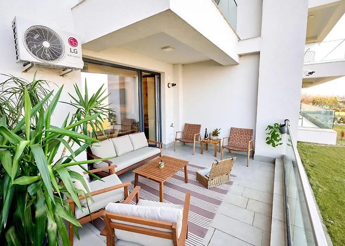 Aquarama View 2br Free Parking Apartament Mamaja