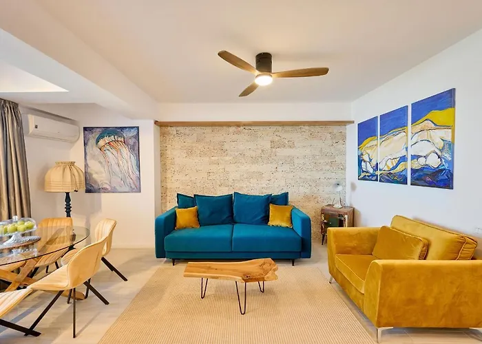 Aquarama View 2br Free Parking Mamaja