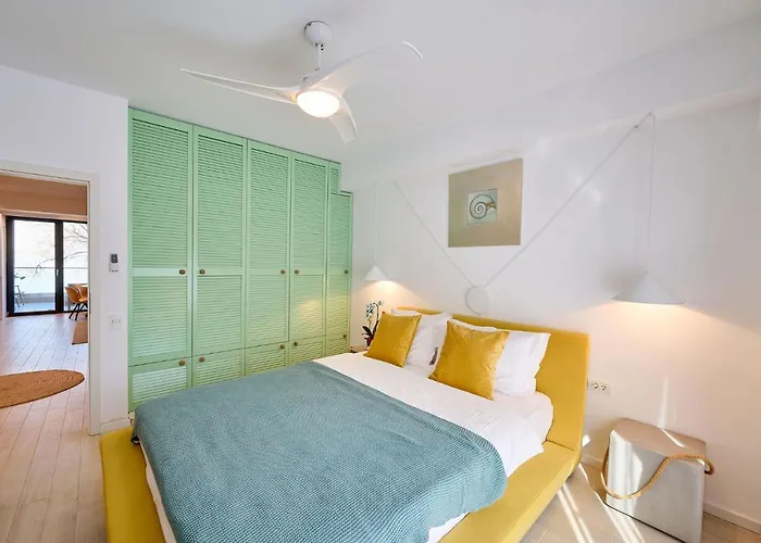 Aquarama View 2br Free Parking Apartament