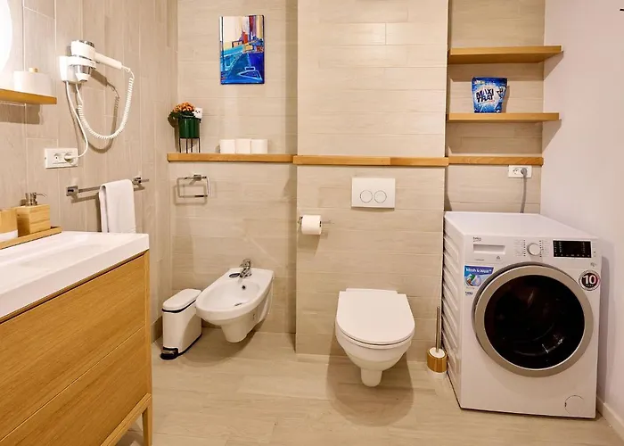 Aquarama View 2br Free Parking * Mamaja