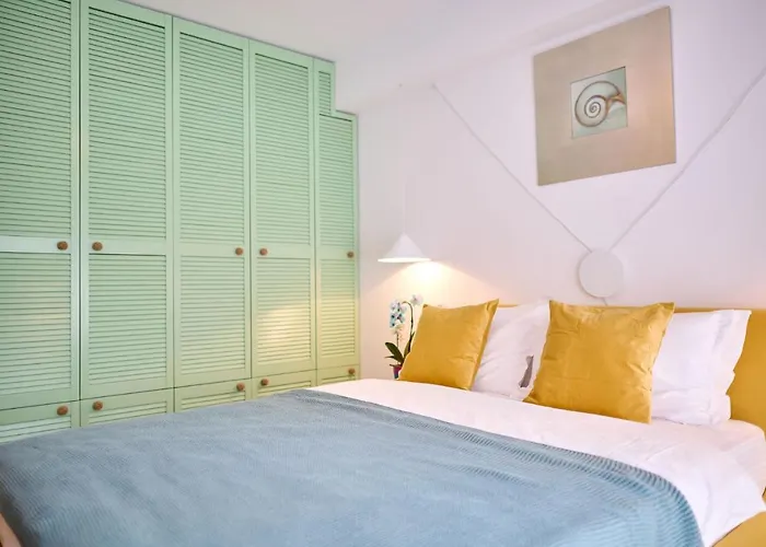 Aquarama View 2br Free Parking Apartament