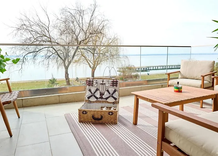 Aquarama View 2br Free Parking Apartament *