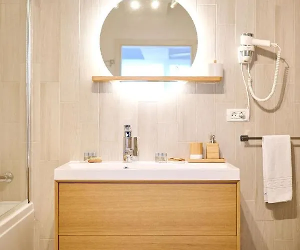 Aquarama View 2br Free Parking *