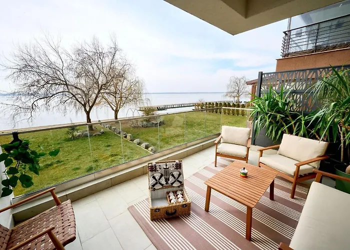 Aquarama View 2br Free Parking Mamaja