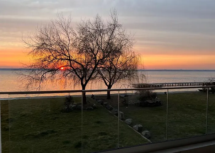 Aquarama View 2br Free Parking *