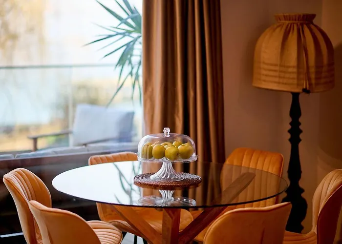 Aquarama View 2br Free Parking