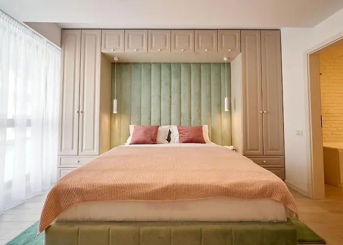 Aquarama View 2br Free Parking